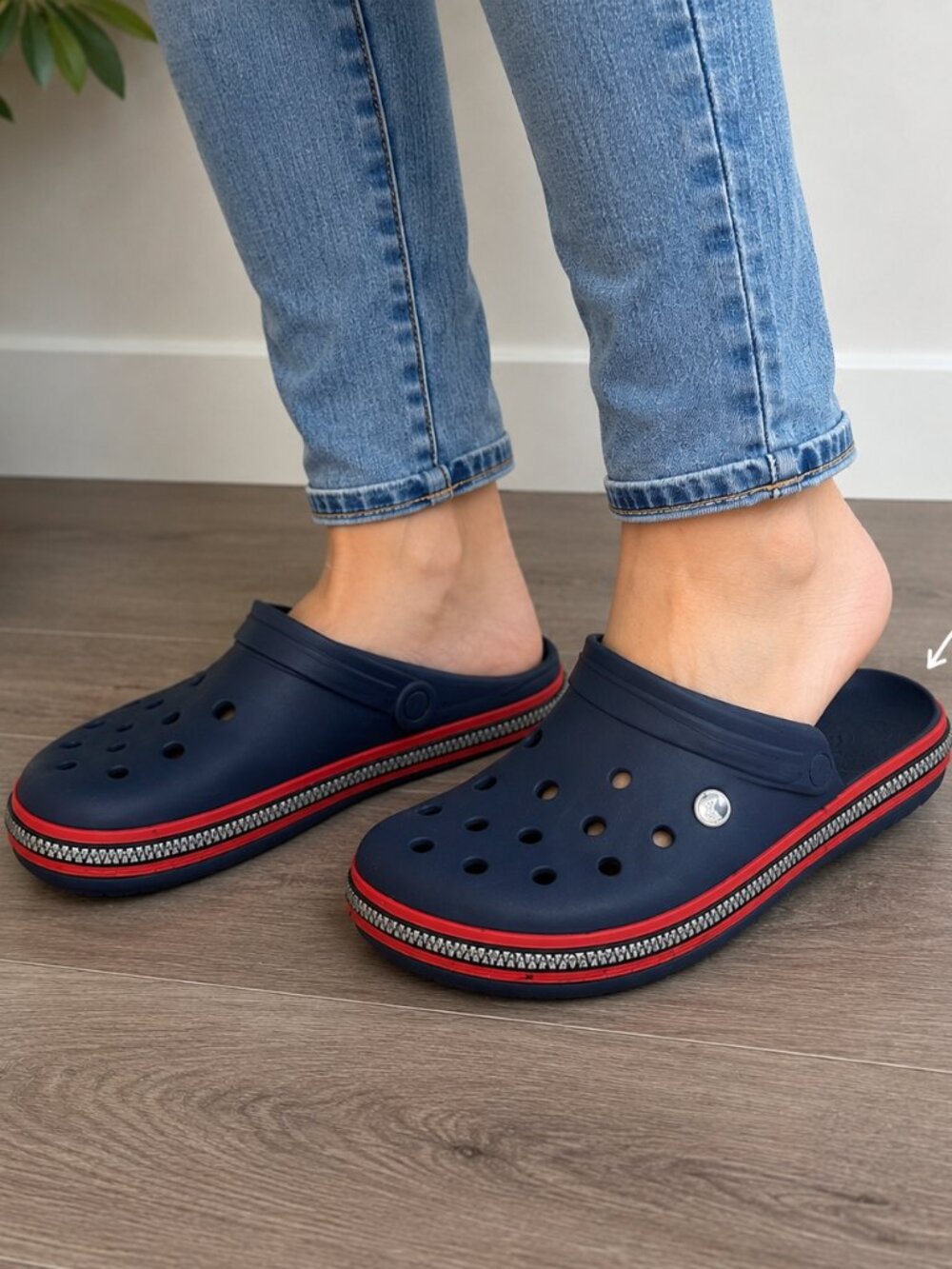 Crocs Crocband Clogs Navy Red Stripe Unisex Women’s 10 Men’s 8 Slip On Shoes